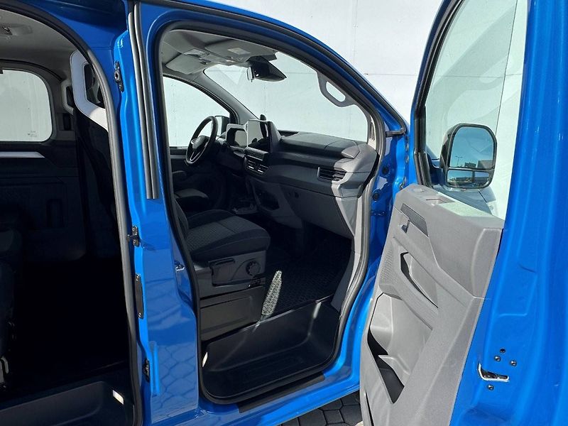 Volkswagen Caravelle (2026) 17kWh Life DR 2,5TSI - fotka 23 z 23