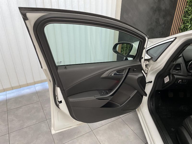 Opel Astra 1.6 CDTi ČR 1.MAJ.DIGIAC  - fotka 18 z 23