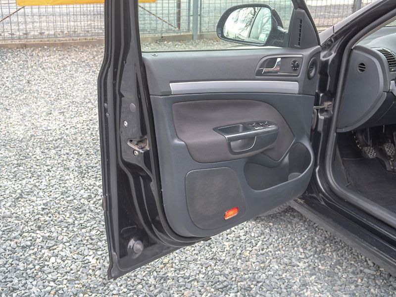 Škoda Octavia (2009) 1.8TSI 118KW 4x4 – 2x KOLA - fotka 9 z 45