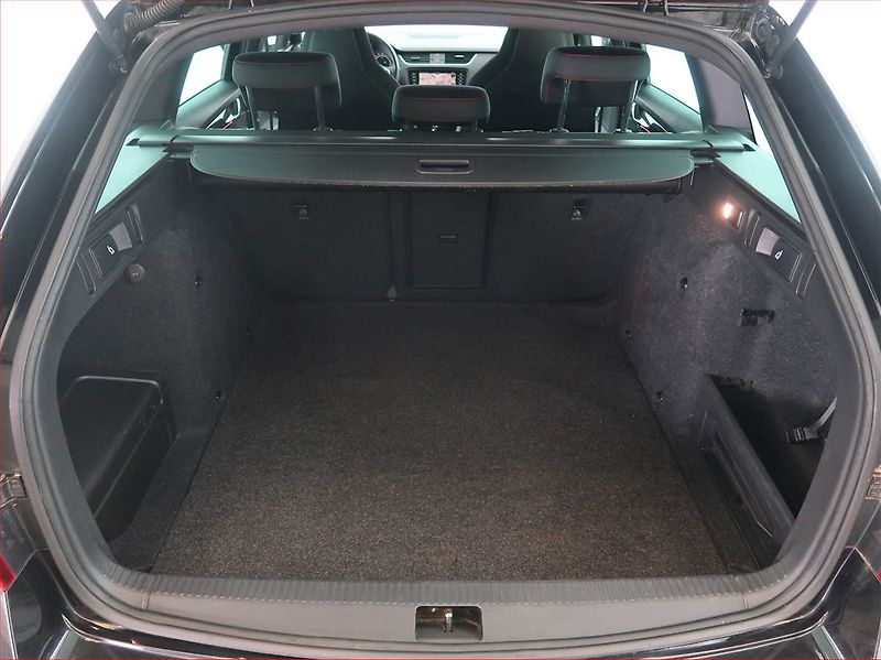Škoda Octavia (2018) RS 2.0 TSI, Automat, Navi - fotka 14 z 23