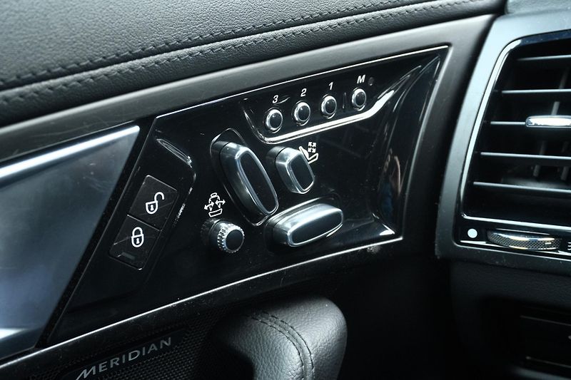 Jaguar F-Type S 3.0 380 PS, Kamera, Panorama - fotka 25 z 29