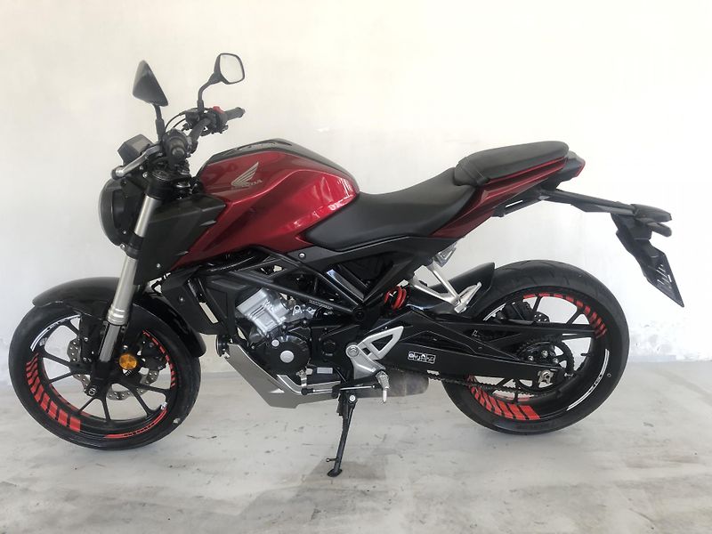 Honda CB 125 R Neo Sports Café - fotka 4 z 19