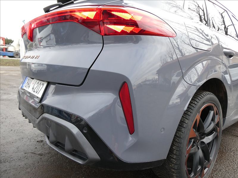 Cupra Terramar 2,0 VZ 2.0 TSi 195kW DSG 4WD - fotka 10 z 45