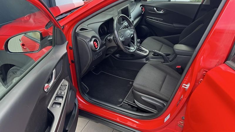 Hyundai Kona (2021) Smart 1.0 T-GDI DCT - fotka 8 z 26