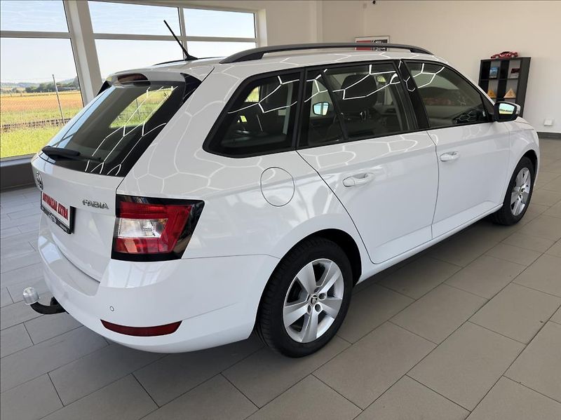 Škoda Fabia 1,0 TSI, tažné, LED, CarPlay - fotka 5 z 35