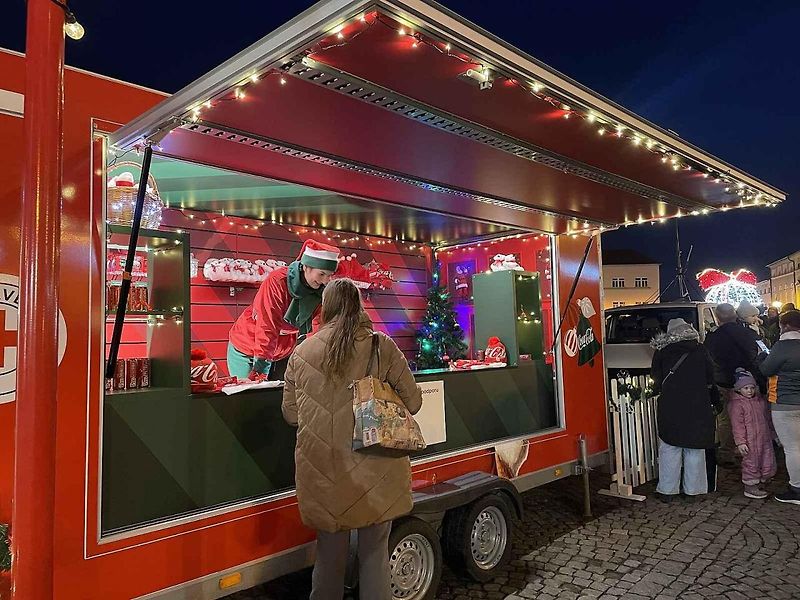 Vánoční kamion Coca-Coly se Santou dorazil do Frýdku-Místku, prosinec 2025.