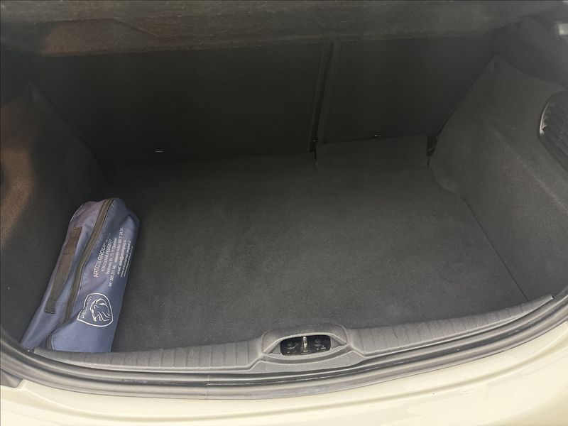 Peugeot 208 1,6 HDi DPH KLIMATIZACE LED ČR - fotka 28 z 29