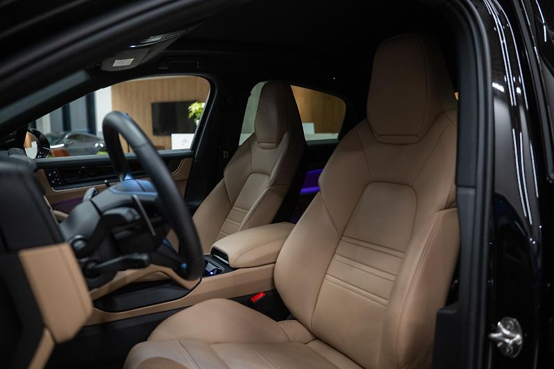 Porsche Cayenne (2025) S COUPÉ 4.0 V8 349KW VZDUCH TZ - fotka 23 z 52