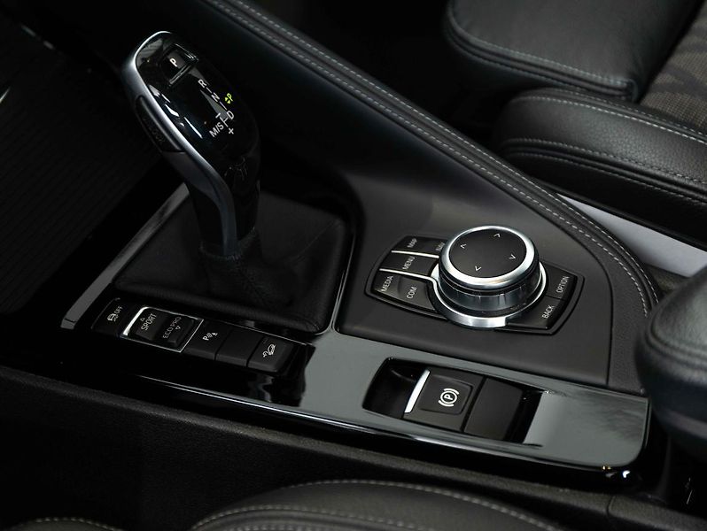 BMW X1 xDrive18d - fotka 15 z 21