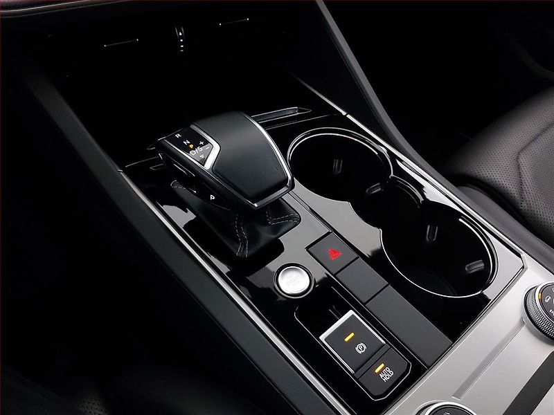 Volkswagen Touareg (2022) 3.0 TDI - fotka 13 z 23