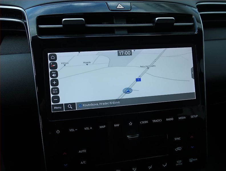 Hyundai Tucson (2021) 1.6 T-GDI HEV - fotka 20 z 23