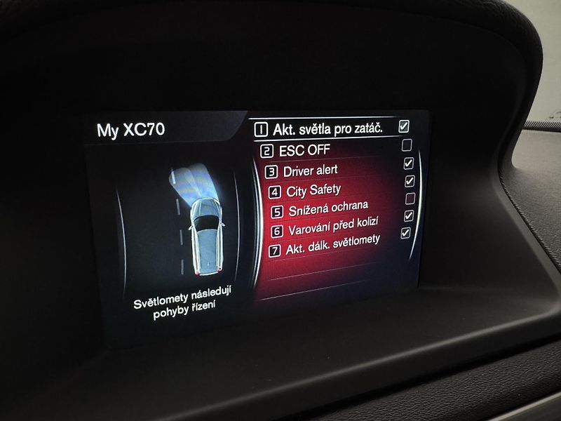 Volvo XC70 D4 AWD SUMMUM AUT        - fotka 43 z 48