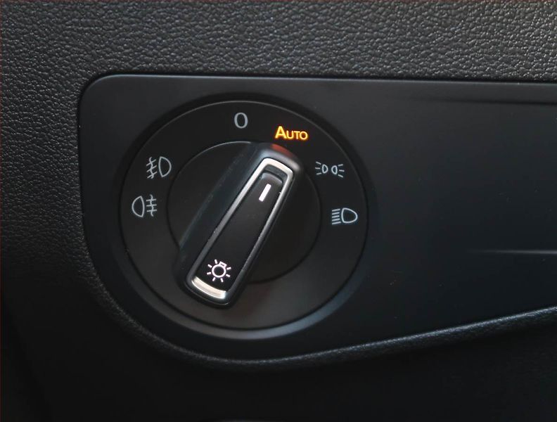 Volkswagen Tiguan (2019) Comfortline 2.0 TDI, 4X4 - fotka 17 z 22