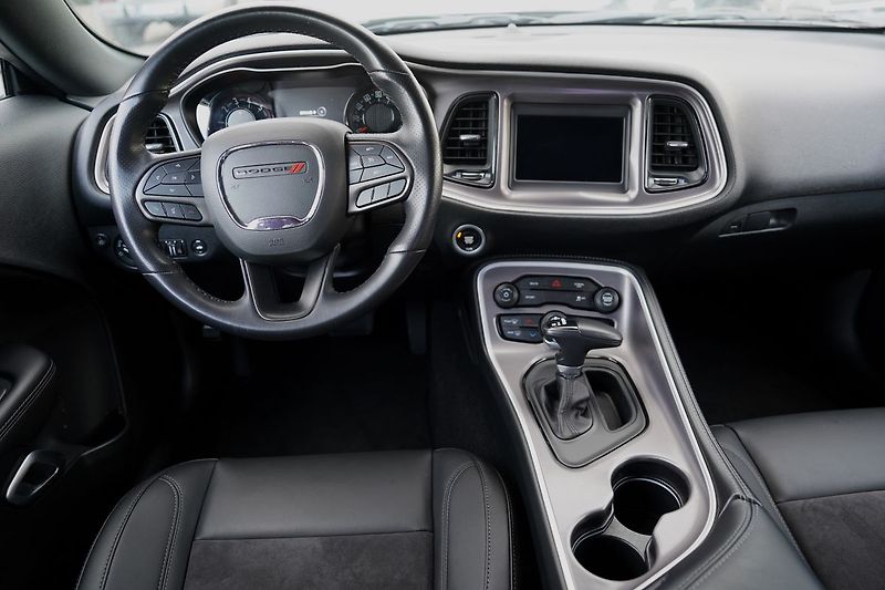 Dodge Challenger 3.6 V6 automat,/kůže/xenony - fotka 18 z 38