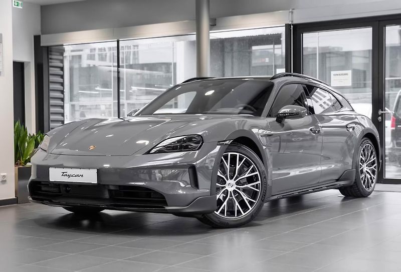 Porsche Taycan 4 Cross Turismo HuD Pano Venti - fotka 1 z 23