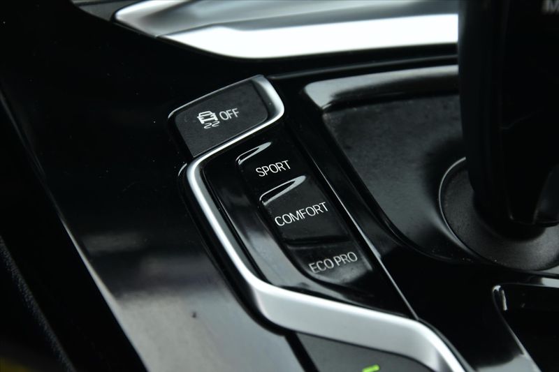 BMW X3 xDrive 20d 140kW XLine HEAD-UP - fotka 22 z 26