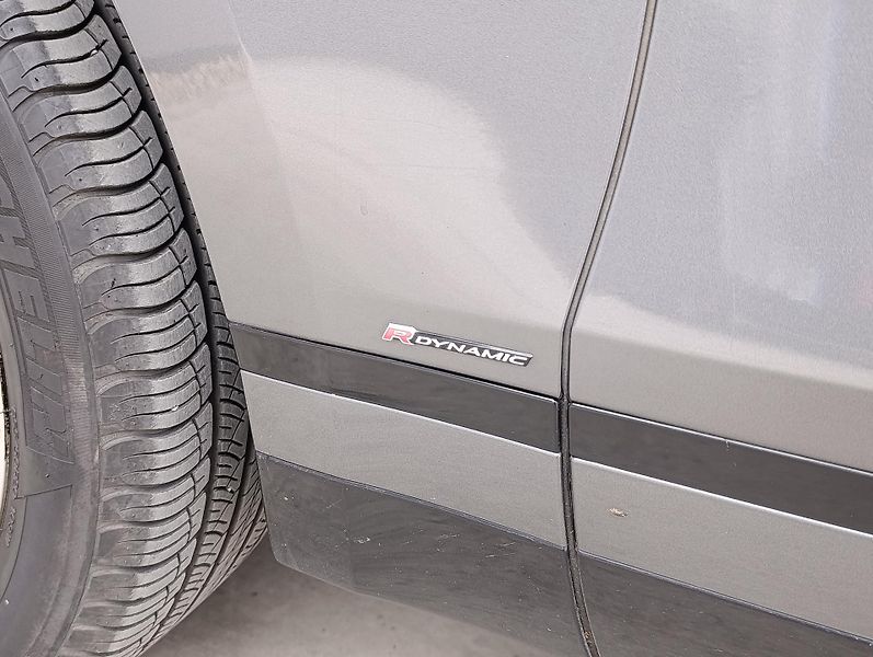 Land Rover Range Rover Velar P250 R-DYNAMIC 1.MAJ v ČR DPH - fotka 34 z 37