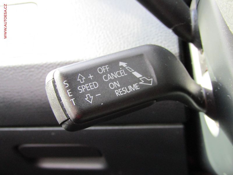 Volkswagen Passat (2014) 2.0TDi, Xenon, panor - fotka 17 z 19