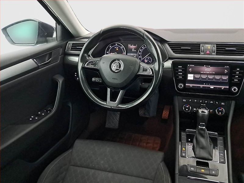 Škoda Superb (2017) 2.0 TDI, Automat, Navi - fotka 7 z 21