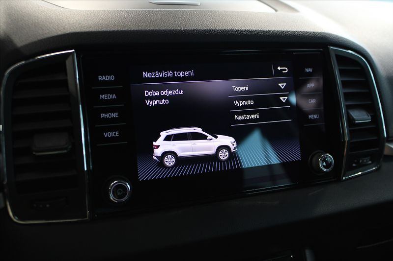 Škoda Karoq 2.0 TDi 4x4 Style - fotka 20 z 30