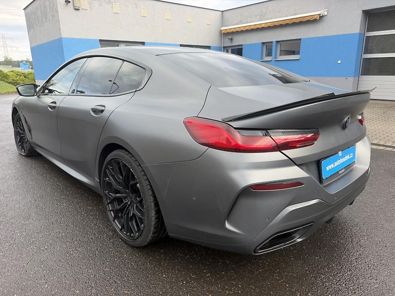 BMW Řada 8 M 850i xDrive 390kW HEAD-UP  - fotka 7 z 25