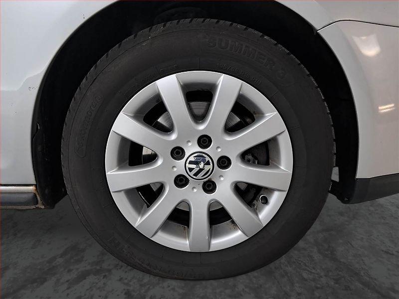 Volkswagen Golf (2009) 1.9 TDI, po STK, oblíbený vůz - fotka 14 z 15