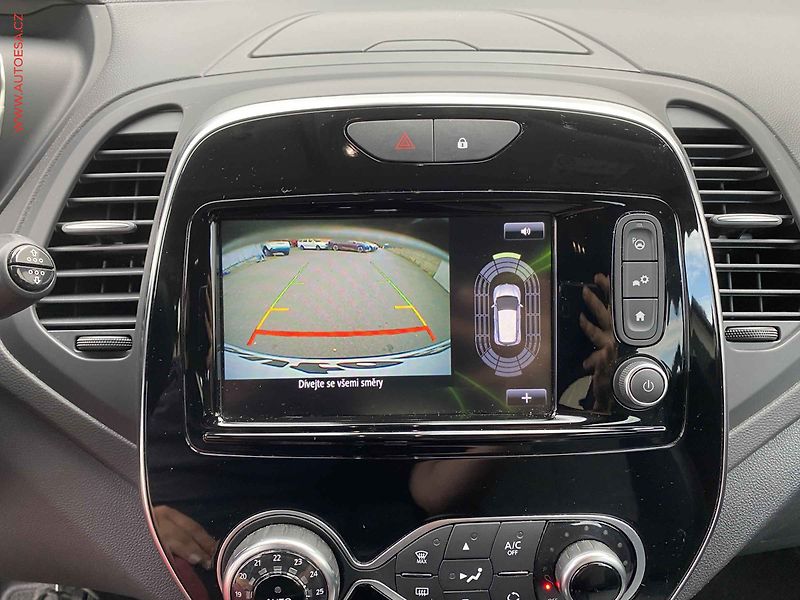 Renault Captur (2017) 1.2 TCe, Intense, AT, navi - fotka 17 z 17