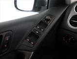 Volkswagen Tiguan (2009) 2.0 TSI, 4X4, Automat, Navi - náhled 17