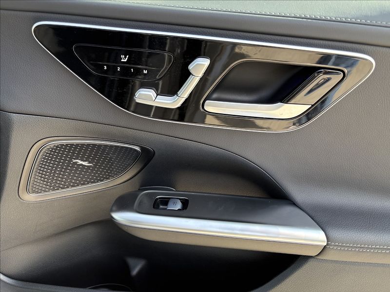 Mercedes-Benz Třídy C 2,0 220d 147 KW AMG 4 MATIC CZ - fotka 24 z 32