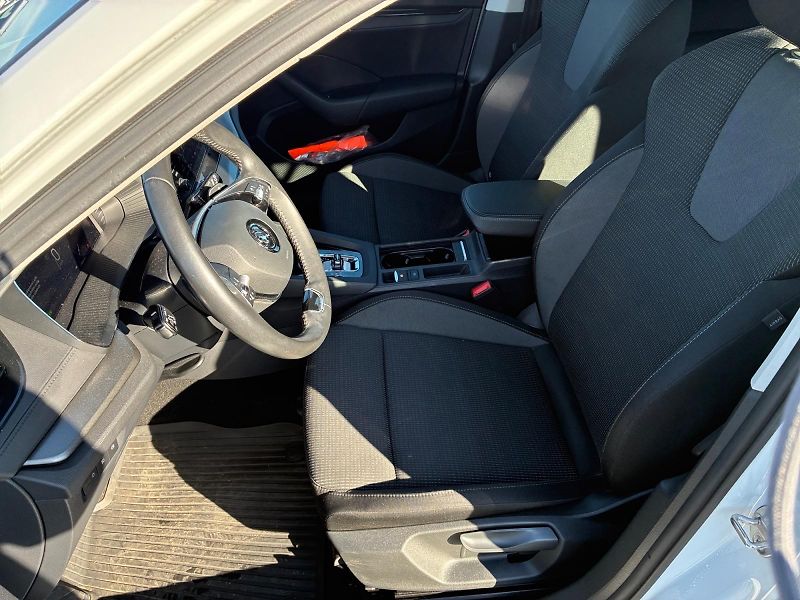 Škoda Octavia (2021) AMBITION 1.5e-TEC 110kW CZ DPH - fotka 7 z 11