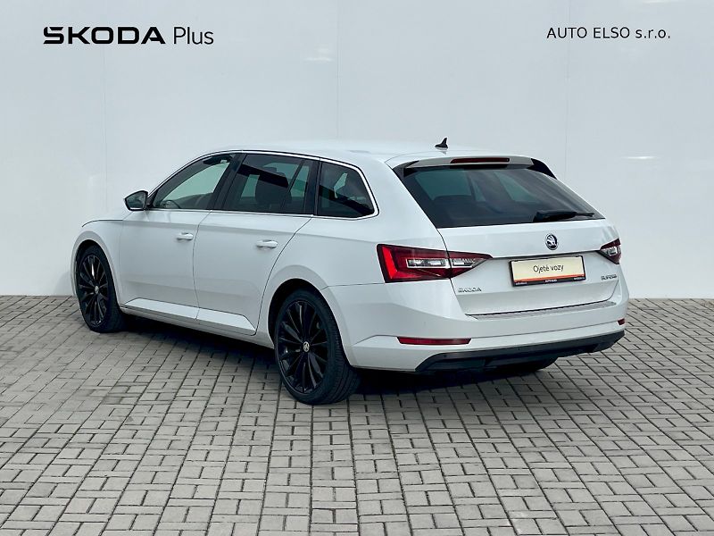 Škoda Superb (2017) Combi 2.0 TDI / 110 kW DSG Sty - fotka 28 z 30