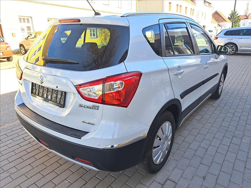 Suzuki SX4 S-Cross 1,6 DDiS - fotka 10 z 58