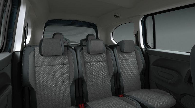 Opel Combo (2026) L2 El.Plus 1.5CDTi 130k AT8-7s - fotka 17 z 26