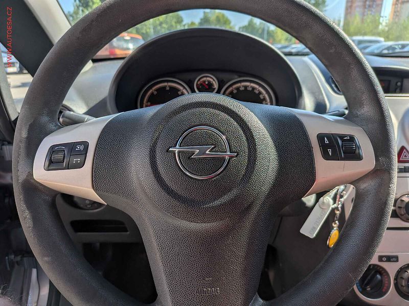 Opel Corsa (2007) 1.3 CDTi, Klima - fotka 12 z 14