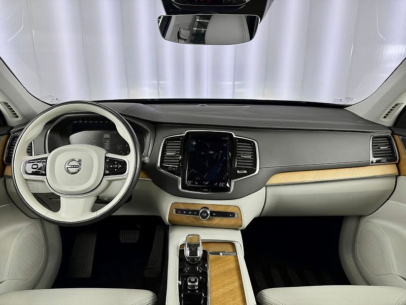 Volvo XC90 B5 AWD INSCRIPTION, HIGH BEAM, - fotka 10 z 28