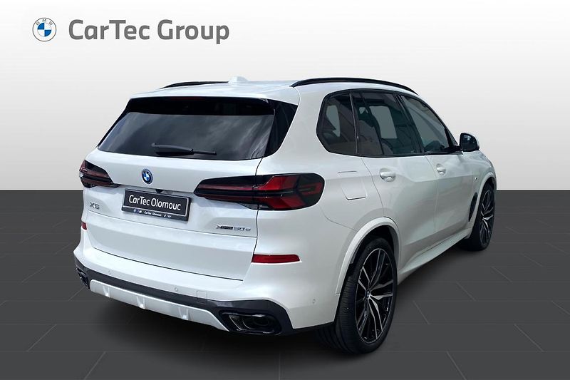 BMW X5 xDrive50e - fotka 6 z 10