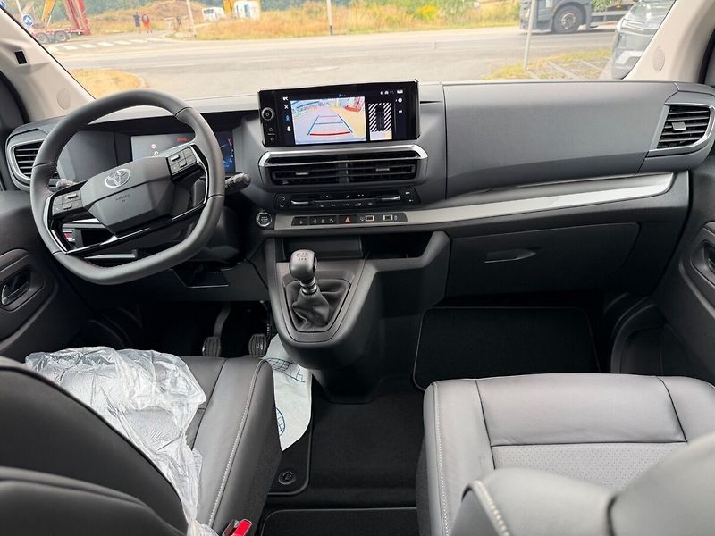 Toyota ProAce Verso L2 2.2D 6st MAN Family Executi - fotka 9 z 11