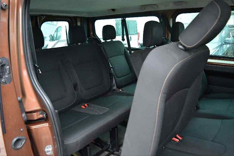 Renault Trafic (2017) PASSENGER 125 DCI ENERGY - fotka 31 z 34