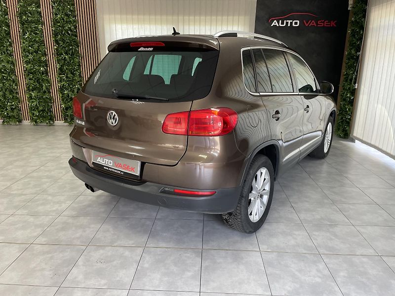 Volkswagen Tiguan 2.0 TDi DSG 4x4 SERVISKA TZ  - fotka 10 z 27