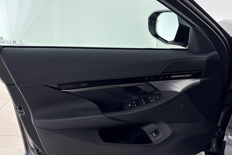 BMW Řada 5 540d xDrive Touring - fotka 15 z 24