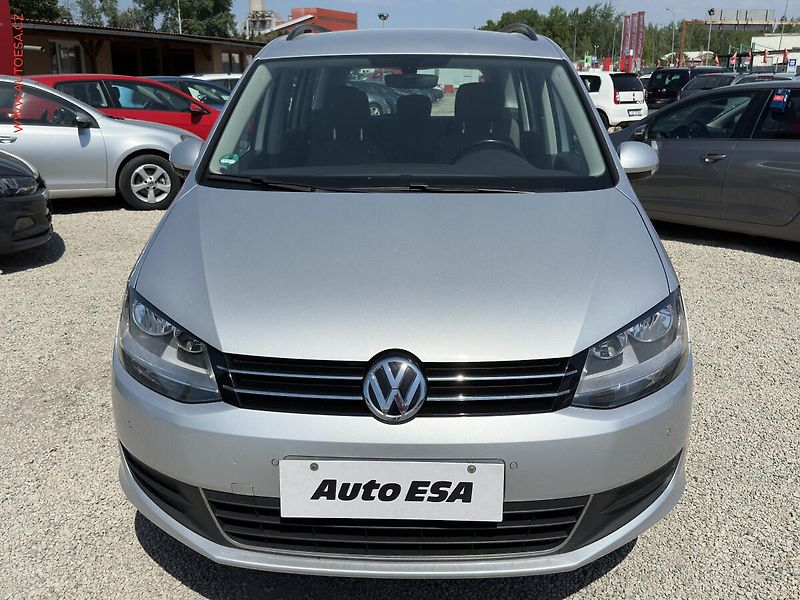 Volkswagen Sharan (2015) 2.0 TDi, AC, výhřev sed - fotka 2 z 19