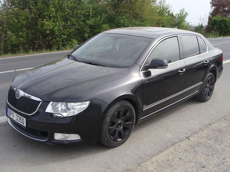 Škoda Superb 2.0 TDi, 125 kW, tažné, klima - fotka 1 z 30