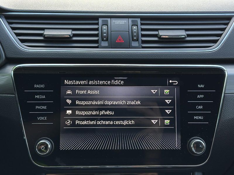 Škoda Superb 1.4TSi iV PHEV DSG 218PS KESSY - fotka 31 z 46
