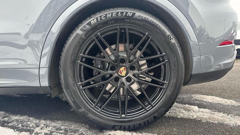 Porsche Cayenne (2026) E-Hybrid - fotka 12 z 30