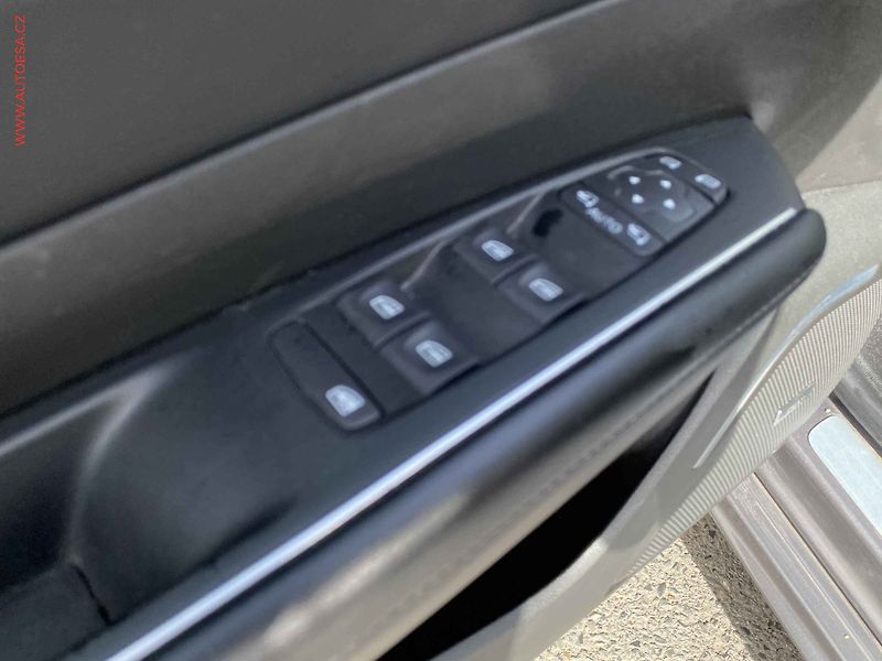 Renault Talisman (2017) 1.6 dCi, Initiale Paris, AT - fotka 13 z 18