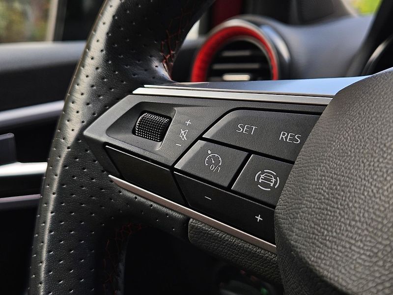 Seat Arona 1,0 TSI 81kW, FR, 1.maj., ČR - fotka 17 z 33