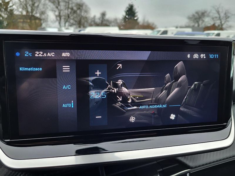Peugeot 2008 1.2 PureTech 130k AUTOMAT - fotka 20 z 45