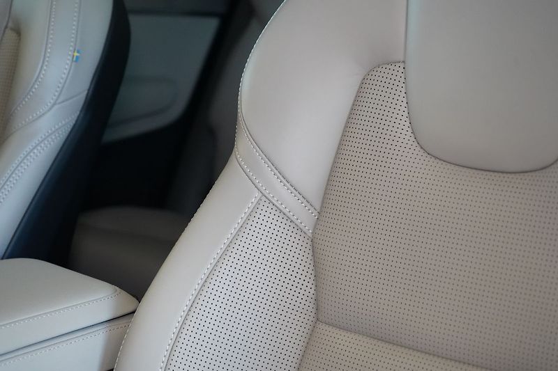 Volvo XC90 T8 ULTRA Bright, Masáž, Bowers - fotka 23 z 50