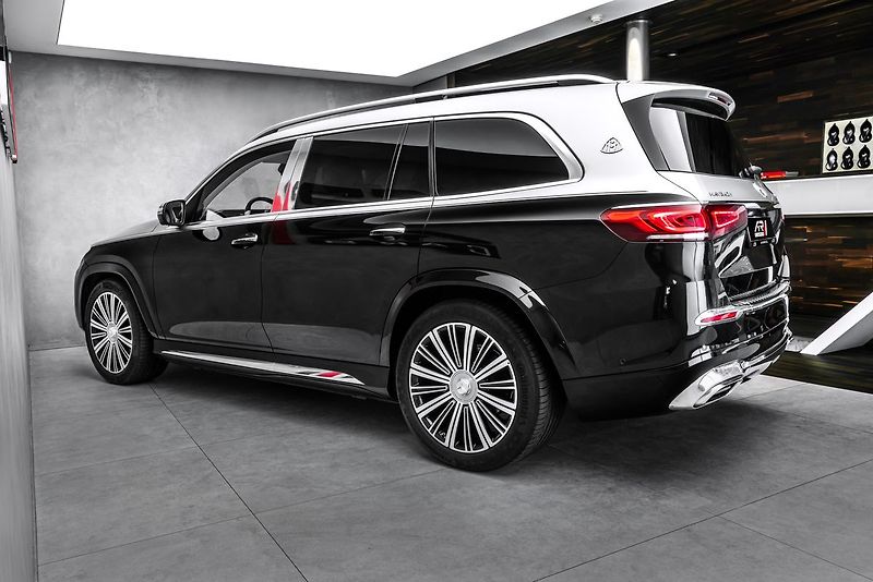 Mercedes-Benz GLS 4MATIC MAYBACH - fotka 7 z 30