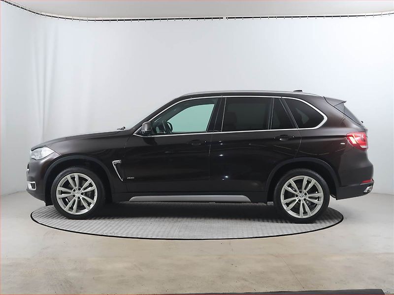 BMW X5 (2017) xDrive40d - fotka 3 z 21